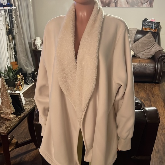 Kookaburra Ugg🤩 - Picture 2 of 5